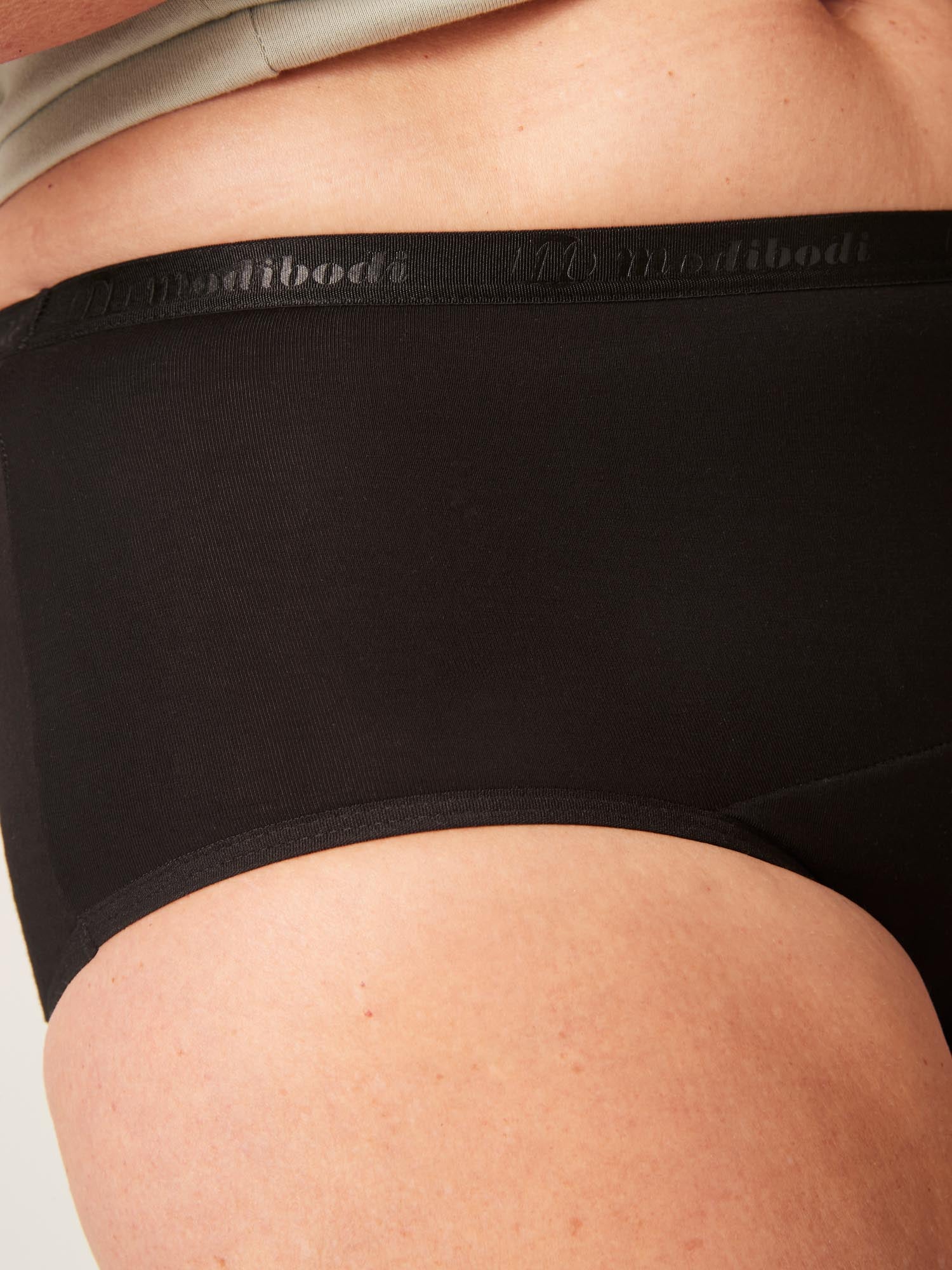 Classic Full Brief Heavy-Overnight Black - Image 8